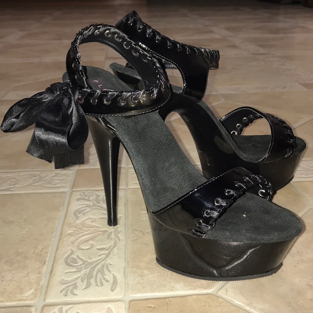 🔥NIB🔥Women’s black platforms